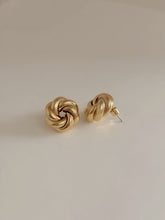 Load image into Gallery viewer, JOLIE Studs