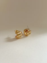 Load image into Gallery viewer, BAGGY Stud Earrings