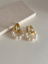 Load image into Gallery viewer, PEARL huggies