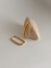 Load image into Gallery viewer, NOIR hoops