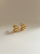 Load image into Gallery viewer, BAGGY Stud Earrings