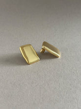 Load image into Gallery viewer, AMBER studs