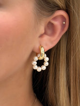 Load image into Gallery viewer, PEARL huggies
