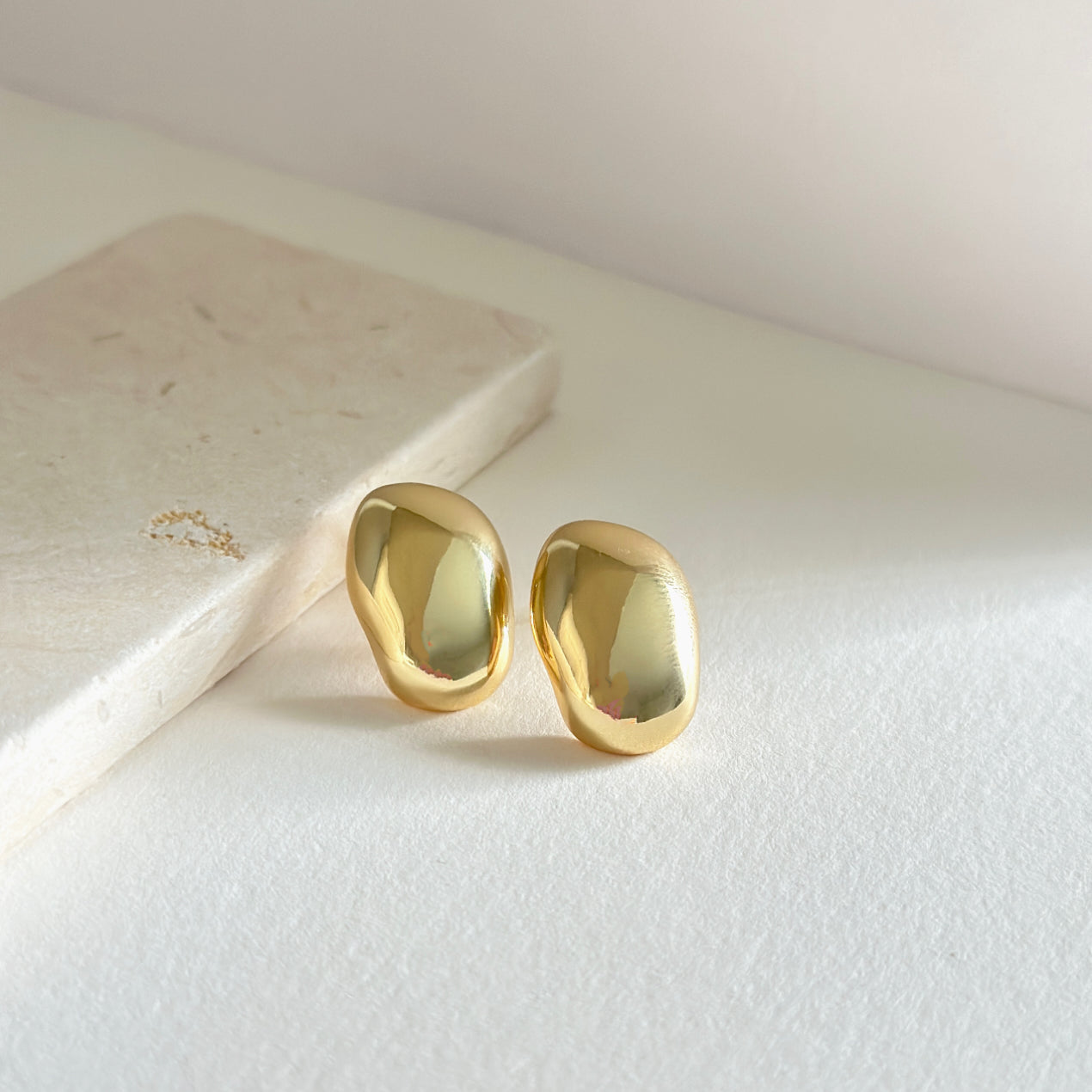 BONNIE studs