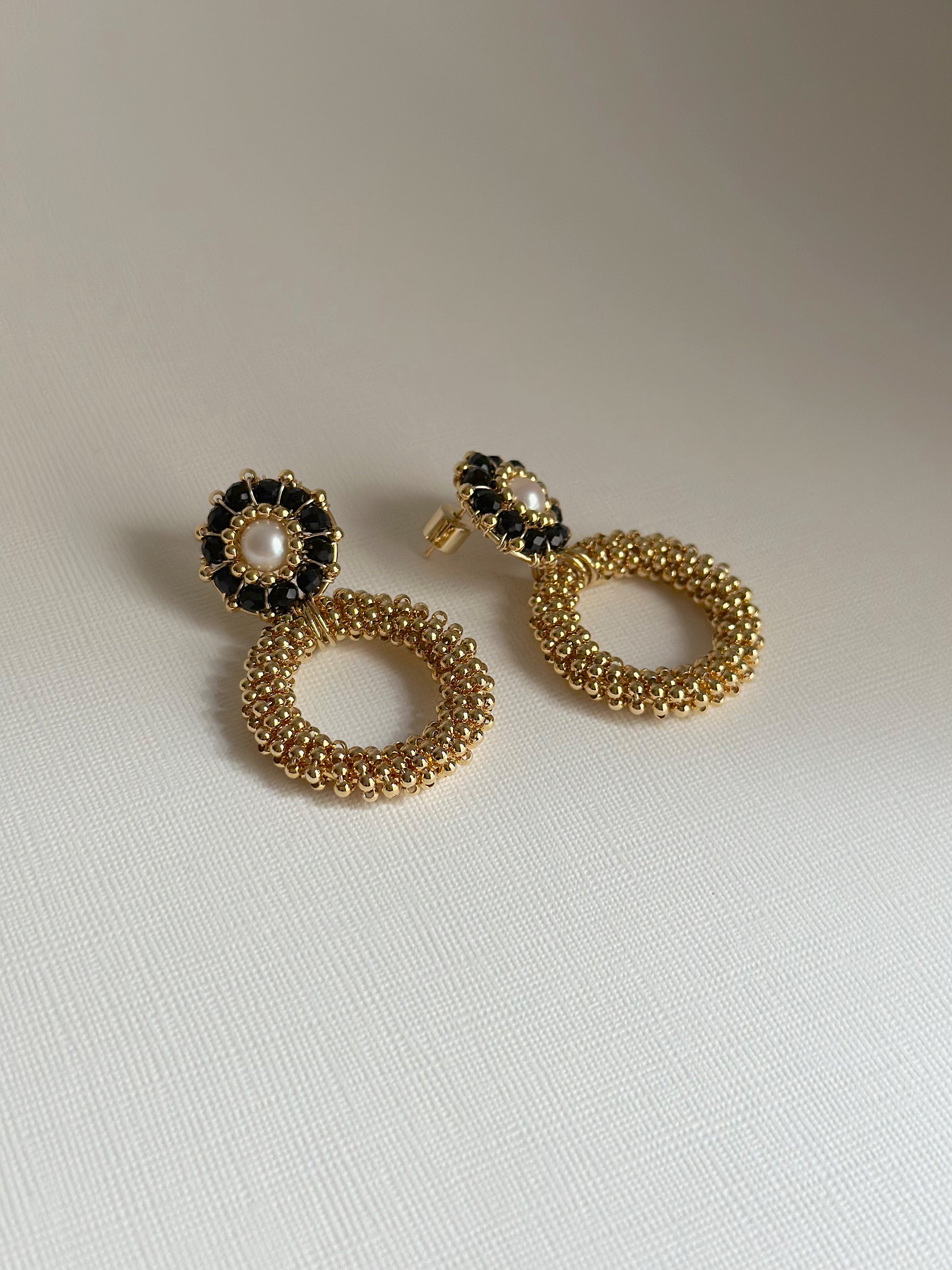 AURORA black earrings