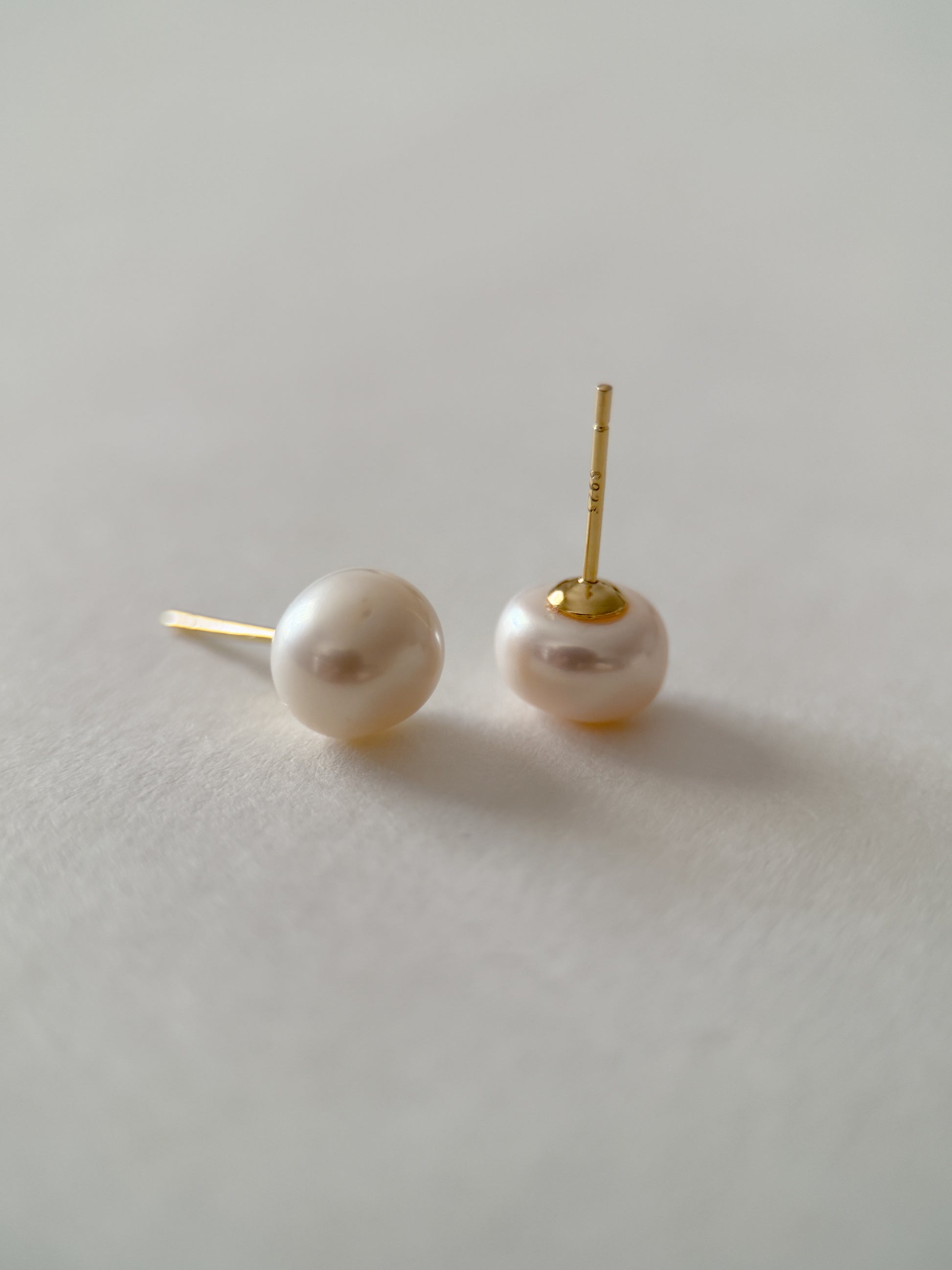 GEMMA Pearl Studs