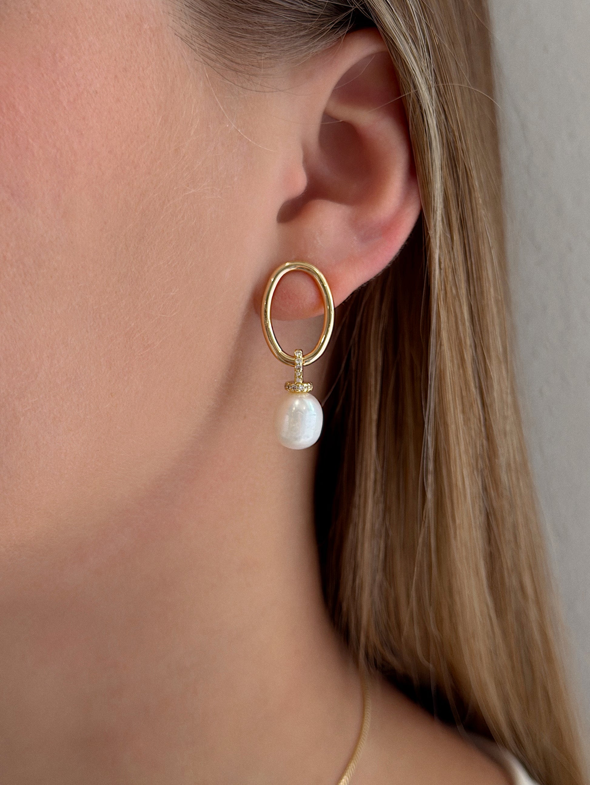 HALLE Pearl Earrings