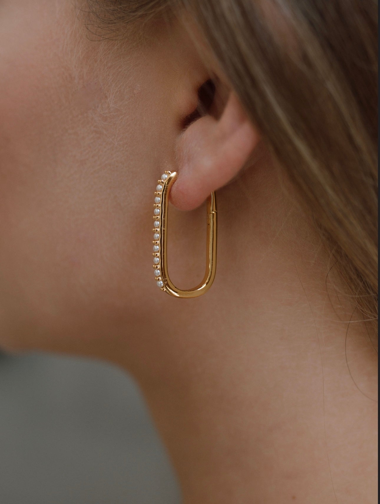 NOIR hoops