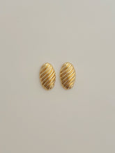 Load image into Gallery viewer, GIGI Earrings
