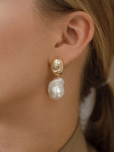 Load image into Gallery viewer, FLORENCE Earrings
