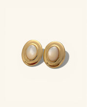 Load image into Gallery viewer, LOUISE Oval Earring

